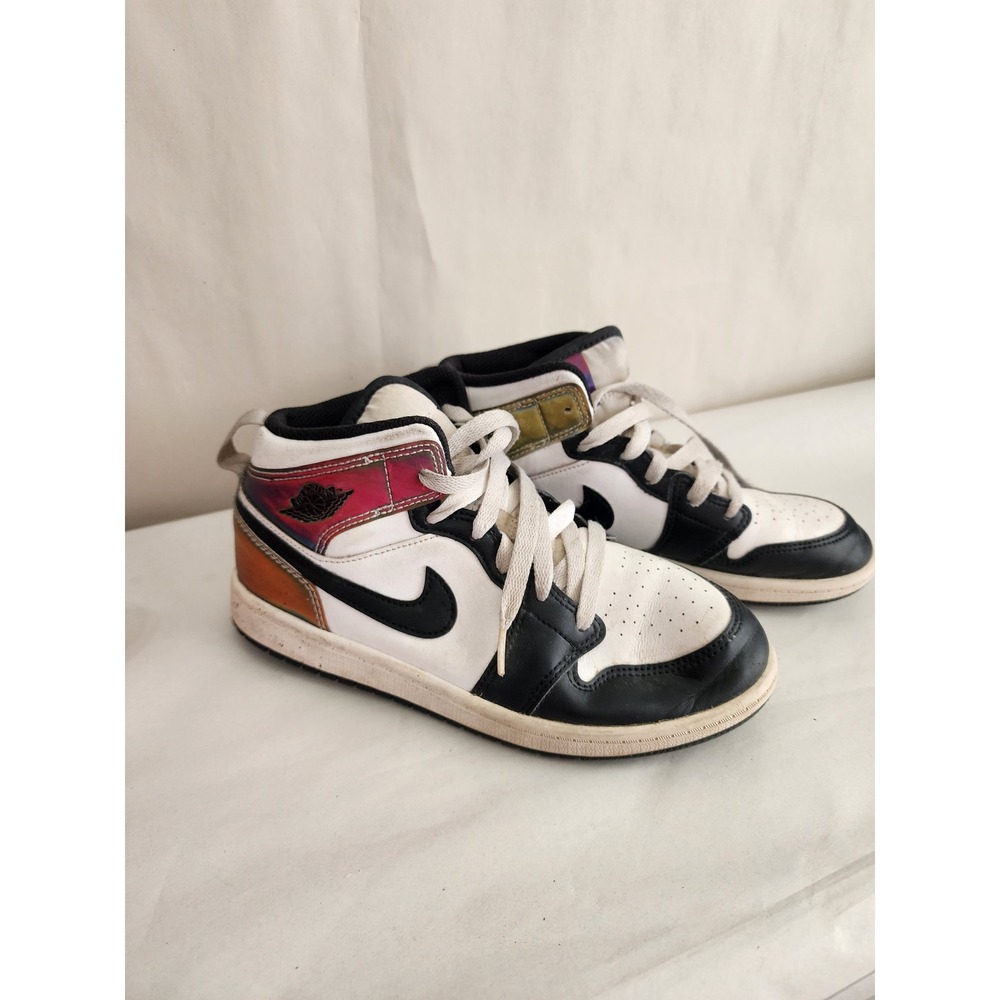 Nike Air Jordan 1 Mid Heat Reactive White Black DM7803-100 Kids Size 3Y